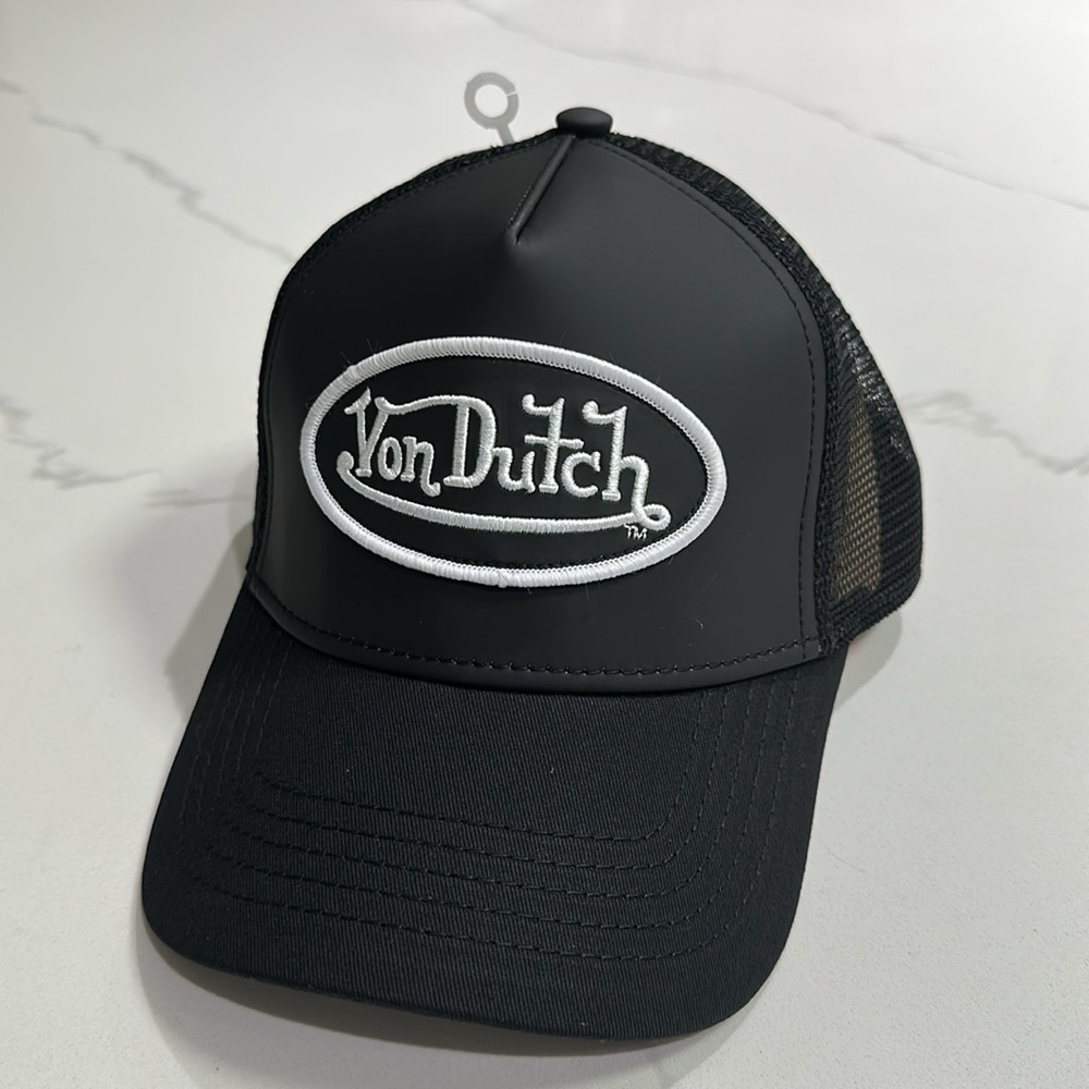 VON DUTCH Black Trucker Hat